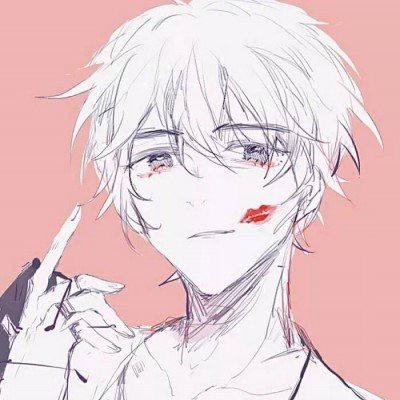 男孩爬上石桌玩耍被侧翻桌面砸倒